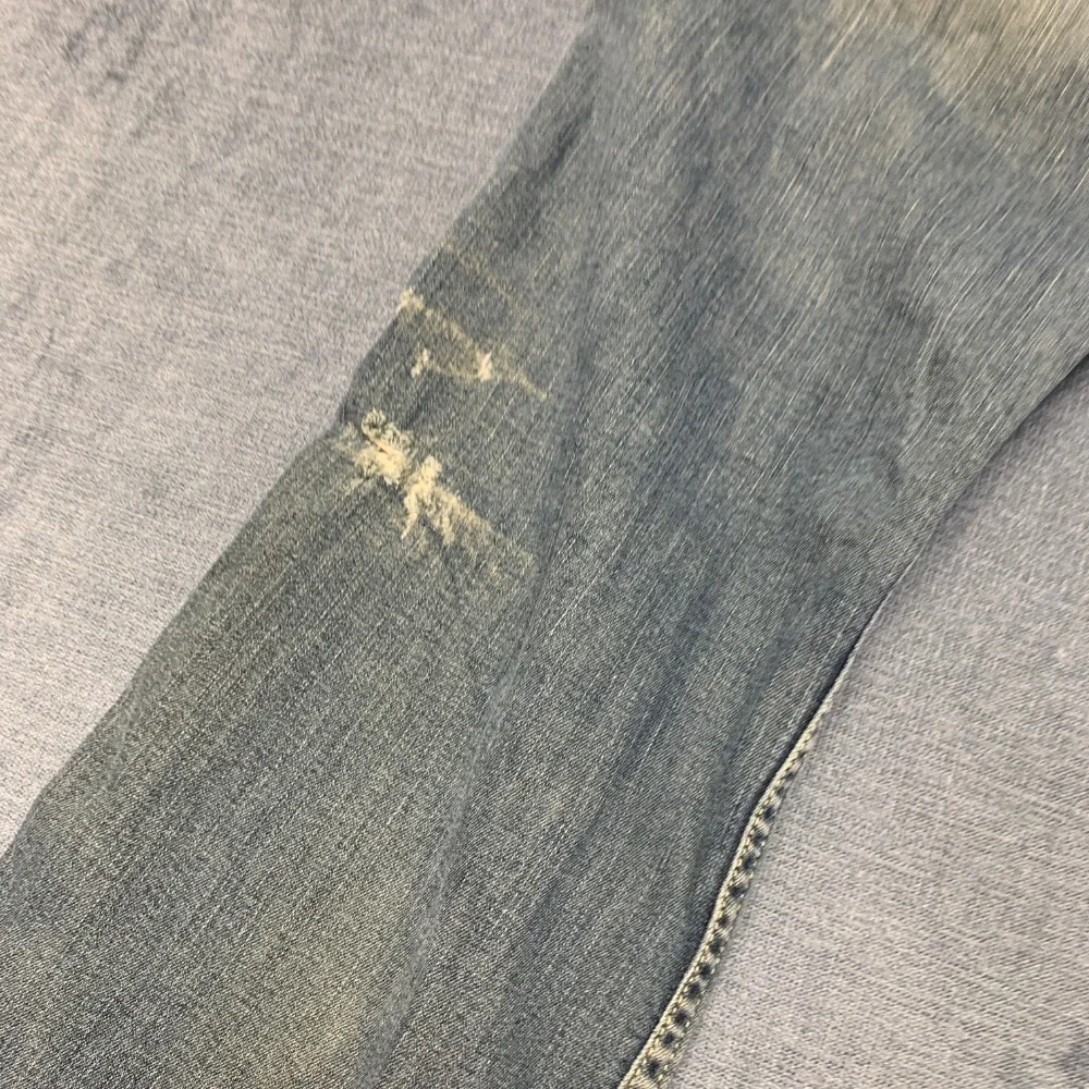Levi's 514 Jeans Mens 34x32 Blue Whiskering Denim Cotton Stretch Distressed